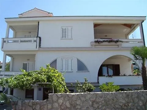 Apartments Biserka Punat 0*,